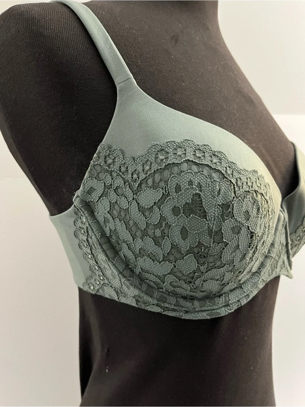 Lace-Accent Women's Bra in Sage Green Victoria’s Secret 32DD